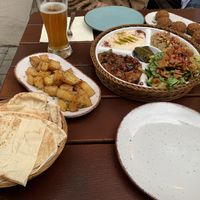 Veganer Teller mit weiteren Vorspeisen  at Palmyra in Rosenheim