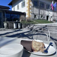 Potica and soya milk latte    at Potičnica in Bled