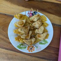 Brochetas de tofu y de maiz frito at Nong Na Vegetarian Somtum in Chiang Mai
