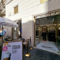 Entrance and some outdoor seating at Lucciano's in Rome