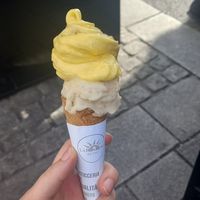 maracuja & banana - "small" 4,5€ at Gelateria La Romana in Dusseldorf