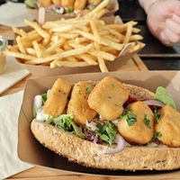 No Fish Brötchen, Fritten, Chili Mayo at Geeske & Der Swarte Roelf in Borkum