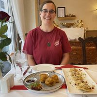 Starters, friend chickpea potatoes and crispy bread  at Kama Sutra - Indisches Restaurant in Cologne