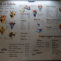 Menu indicating vegan crepes at Casa Del Gelato in Nice