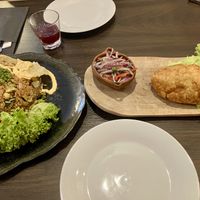 Reisgericht (ohne Oystersauce bestellen!) und gefüllte Kartoffeltasche (Vorspeise)  at Pachamama in Bremen