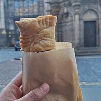 Vegan haggis roll! 🌱🏴󠁧󠁢󠁳󠁣󠁴󠁿 at The Piemaker in Edinburgh