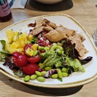 Crunchy planted.chicken Bowl at Dean & David - Millennium City in Vienna