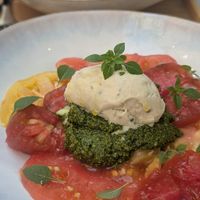 Salade de tomates au pesto et crème de basilic maison at Chabana in Narbonne