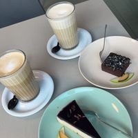 Cheesecake und Oreo Brownie, Haselnuss-Latte  at NOSCH.La Tortita in Leipzig