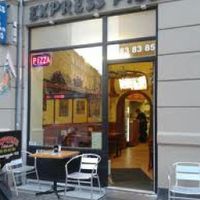 Pizzaer:
1. tomatsauce, 'ost' og tre slags valgfri grøntsager - 69 kr.

2. tomatsauce, 'ost', 'skinke' og to slags valgfri grøntsager - 76 kr.

3. tomatsauce, 'ost', 'peperoni' og to slags valgfri grøntsager - 76 kr.

4. tomatsauce, 'ost',  at Express Pizza in Copenhagen