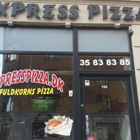 Outside the Pizza place at Express Pizza in Copenhagen