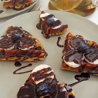 Gofre vegano sin azúcar (no sé con qué endulzan el sirope...) ni gluten. at My Healthy Corner  in Mostoles