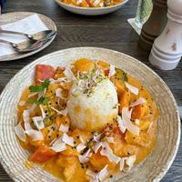 Thai-Curry mit Reis /Knackiges Gemuese / pikante Kokos-Sauce  at Restaurant Land & Meer in Schashagen
