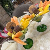 you can choose 4 scoops of ice cream  at Paradiso Della Frutta in Bussolengo