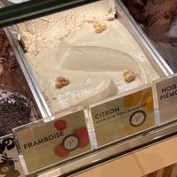 Vegan label on their sorbets at Venchi in Paris