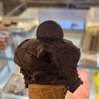 2 scoops for 4,90€ at Venchi in Paris