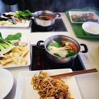 Buffet plate and hot pot at Yù Sù Gé in Chengdu