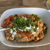 Bombay mit Bärlauch Aioli statt Sour Cream  at Erdapfel in Luebeck