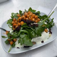 Baked potatoe 1001 night with vegan aioli at Erdapfel in Luebeck