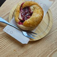 Panecillo de frambuesa at Saoco Vegan Bakery in Santiago