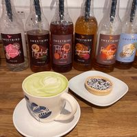 Vegan matcha latte with vegan chocolate orange tart at Hey Coffee in Reading