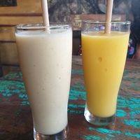 Hawaiian mix 32k rp, Mango smoothie 30k rp at Little Bird in Sanur