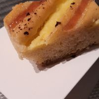 Fruity custard cake at Lente - Vegan Patisserie in Gouda