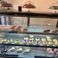 Mooi vegan gebak, tompouce is super   at Lente - Vegan Patisserie in Gouda