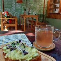 Toast com avocado at Ory in Itacare