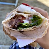 Piadina HULK, super buona!😋 Ci sono dentro dei pezzi di beyond meat, mozzarella di riso, maionese vegana, insalata, pomodori e cipolle. Prezzo 13,50 CHF  at Natural Food in Lugano