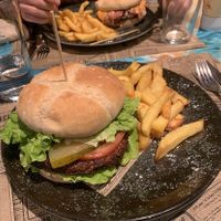  at Maus Food & Drinks in Oviedo