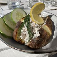 Potato with Skagenröraa  at Queen Beans in Uppsala