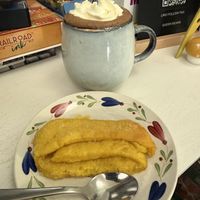 Saffran bun and hot chocolate  at Queen Beans in Uppsala