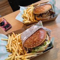 Crispy mushroom and chick'n burger at Everdale Cafe & Gelato in Springvale