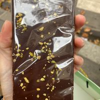 Vegan pistachio praliné chocolate at Makdamia in Paris