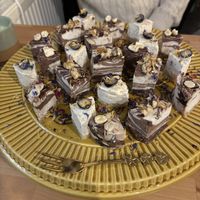 Locale situato a Marburg difronte alla biblioteca universitaria , carino accogliente vegan , crudista , senza glutine e senza zuccheri aggiunti ! Ottimo  #Veganuary at Oh Darling in Marburg