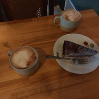 Hot chocolate and blueberry tarte at Oh Darling in Marburg