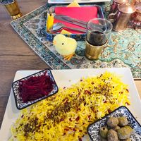 Godże Bademdżan - puree bakłażanowe z pomidorami, ryżem szafranowym, oliwkami i buraczkami at Kardamon  in Bielsko-biala