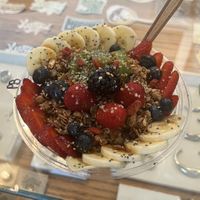 hermosa bowl (contains bee pollen, honey, and granola, omit these items if you do not eat bee products)  at Hermosa Surf in La Jolla