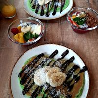 Pandan Pancake & Smoothie Bowl (Brunch) at Monkey Mood in Capbreton