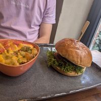 Beyond burger and chilli cheese fries (vegetarian) at Grill & Green in Hamburg