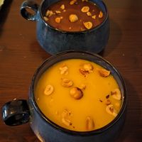 Panna cotta caramel et coulis de mangue at Vertueux in Agde