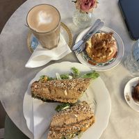 Vegan sandwich, (non vegan) cake & a latte  at De Laatste Kruimel - Prinsenstraat in Amsterdam