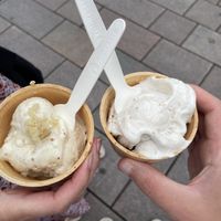 Marzipan Vanille links und Banane rechts   at LisEis in Luebeck