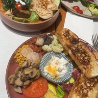 Tom Yum Veggie Quinoa Rice with Parotta (top left) and Veggie Galore Local Organic Wild Mushroom All Day Breakfast (bottom) #Veganuary at Here With Years in Hong Kong Island