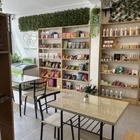 Tienen alimentos, bebidas y productos de higiene veganos  at Lovegi - Vegan Factory in Chiclayo
