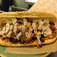 Vöner with garlic sauce at Dadashi in Hamburg