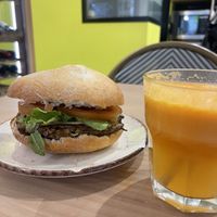 Menú hamburguesa vegana   at Defresh in A Coruna