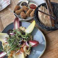Vegan Tapaskroketjes 11€, Hummus board 13,20€  at De Zeemeeuw  in Retranchement