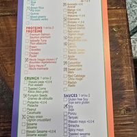 Compose your own bowl at POKE START-EAT in Lestartit